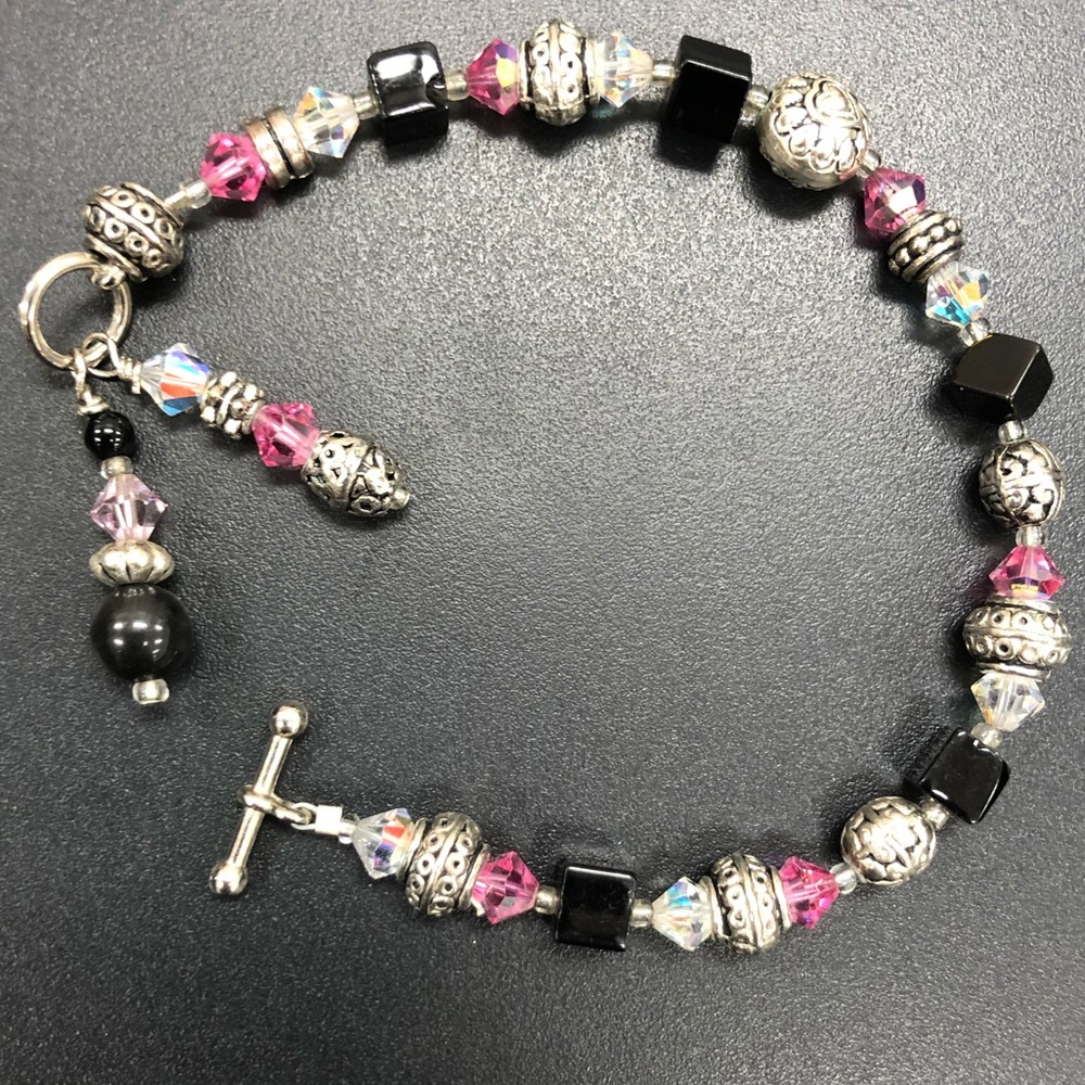 Unique Crystal and Bead Bracelet 🖤💗